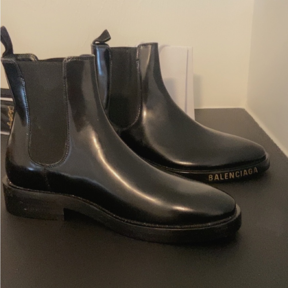 Balenciaga Chelsea boots in black